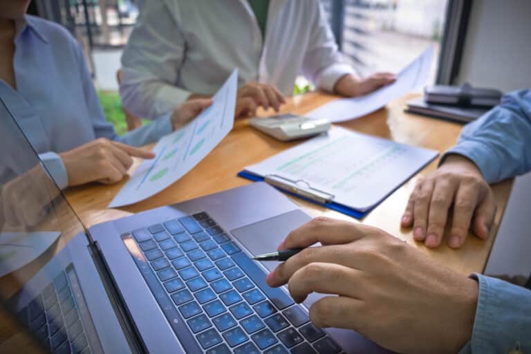 P2P-Kredite als Geldanlage: Wie Privatkredite funktionieren – Chancen, Risiken und Steuern